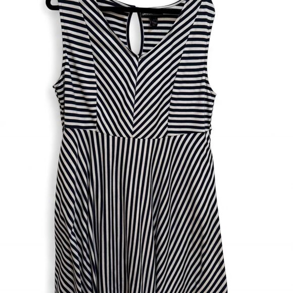 Lane Bryant Dresses & Skirts - Lane Bryant Women's Navy Blue & White Striped Knee Length Dress w/Keyhole Detail